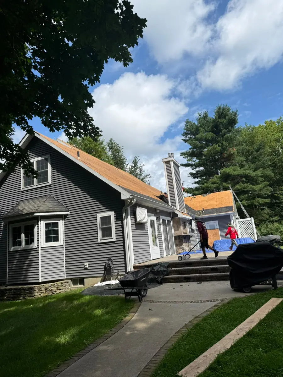 SSKM roofing and siding work on a residential home